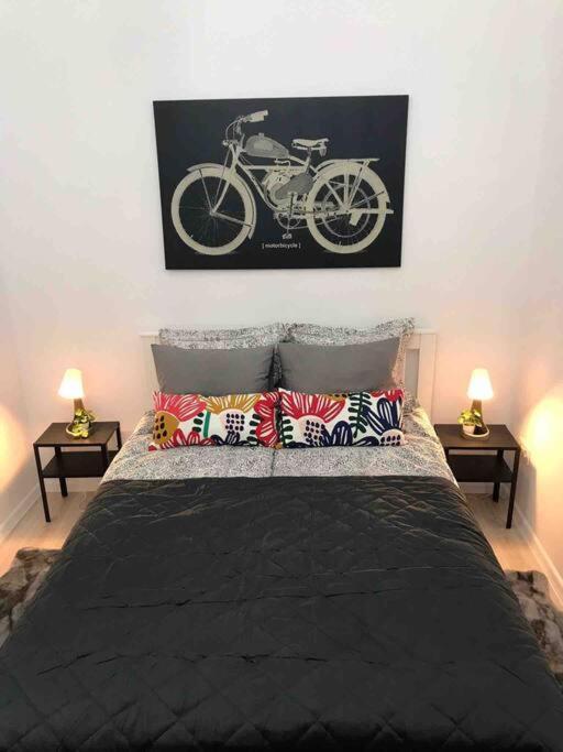 Perfect Location,Newly Decorated Modern, Large Place 60 M2, Really Quiet So You Can Have A Good Night Sleep, Ac, Netflix, Smart Tv, High-Speed Internet, World Famous New York Cafe Only 10 Minutes Walk Budapest Bagian luar foto