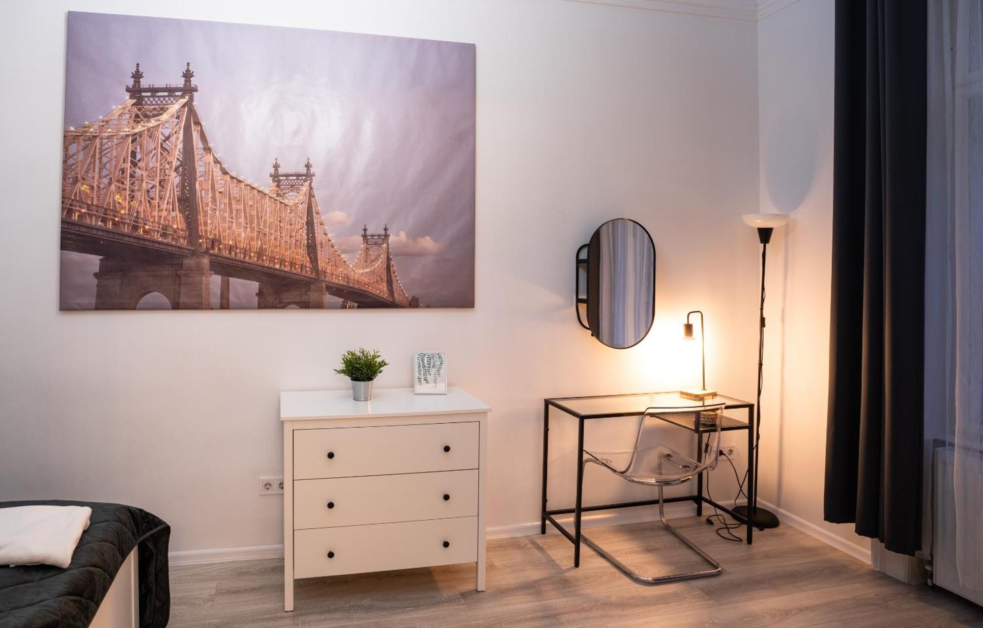 Perfect Location,Newly Decorated Modern, Large Place 60 M2, Really Quiet So You Can Have A Good Night Sleep, Ac, Netflix, Smart Tv, High-Speed Internet, World Famous New York Cafe Only 10 Minutes Walk Budapest Bagian luar foto